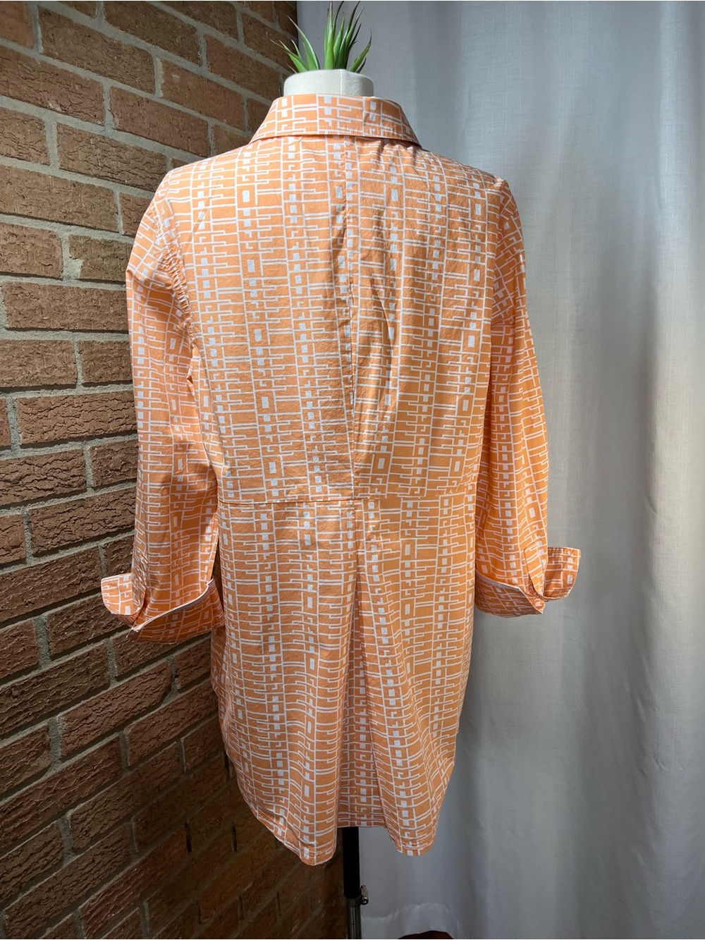 🏁🏁🏁BOGOHO🏁🏁🏁Tyler Boe Orange and White Geometric Button-Up Shirt-12 - Picture 3 of 7